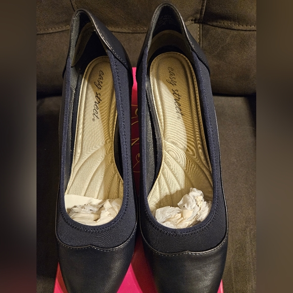 Easy Street Heels - Picture 12 of 12